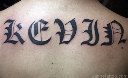 tatuaje tipografia gotica nombre juanpetattoo - estudio de tatuajes tatuaje-tipografia-gotica-nombre-juanpetattoo